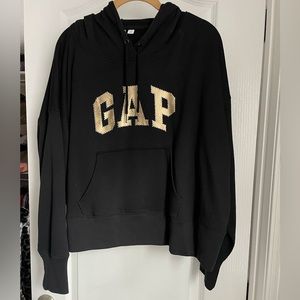 New GAP black gold logo cropped sweatshirt size Large